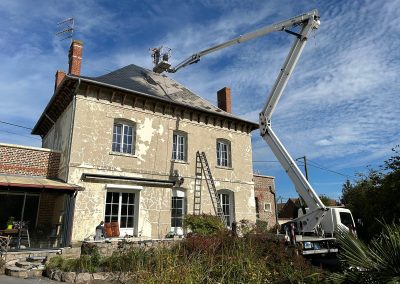 Application d'un produit antimousse sur toiture à Vimy