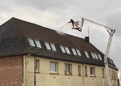 Nettoyage de toiture tuile très haut à Lens